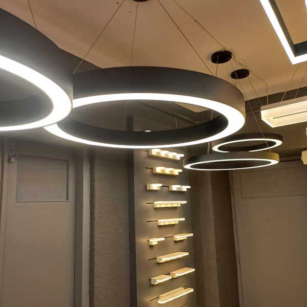 Modern ring light chandelier